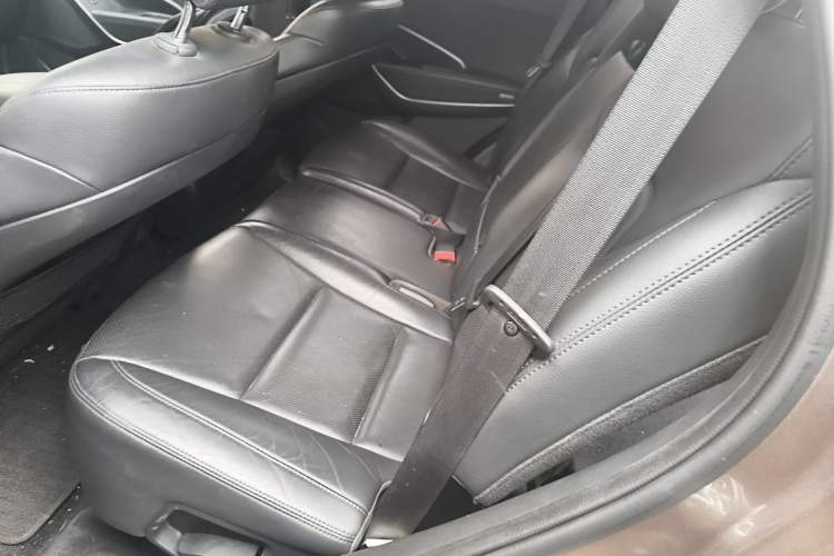 Used Hyundai Santa Fe 2015 2.0T Automatic Two-Wheel Drive Smart Version 5 Seats