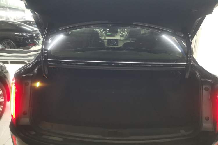 Used Hongqi E-QM5 2021 Charging Version Flagship Edition Trunk