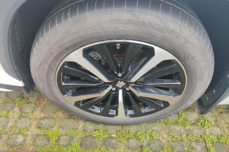 Used Toyota Crown Kluger 2021 2.5L HEV Four-Wheel Drive Premium Edition Left Front Wheel Hub