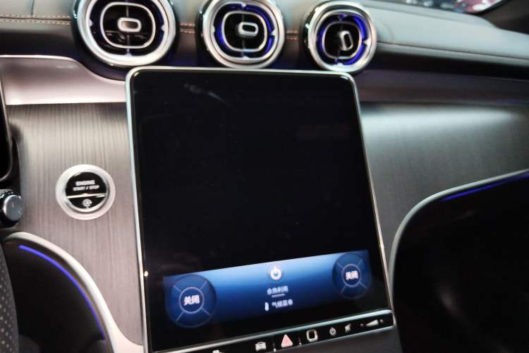 Used Mercedes-Benz GLC 2024 Facelifted GLC 260 L 4MATIC Luxury Version 5 Seats