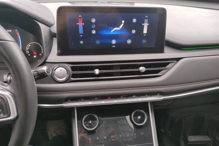 Used Chery Tiggo 8 2022 1.5 TCI Automatic Exclusive Edition 5 Seats Audio And AC Panel