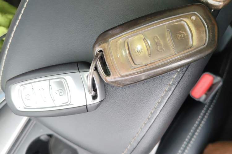 Used Geely Auto Emgrand X7 Sport 2016 1.8TD Automatic Smart Connectivity Version Interior 1