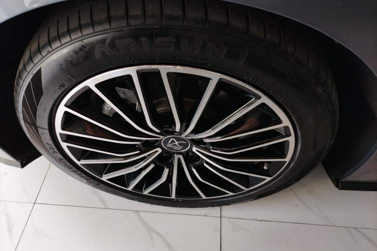 Used BYD Han 2020 EV Long-Range Luxury Model Left Front Wheel Hub