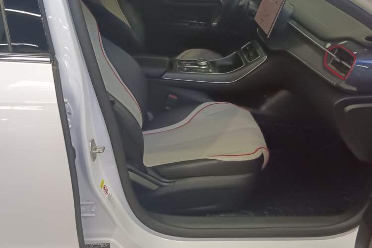 Used BYD Destroyer 05 2023 Champion Edition DM-i 55KM Luxury Model Right Front Seat