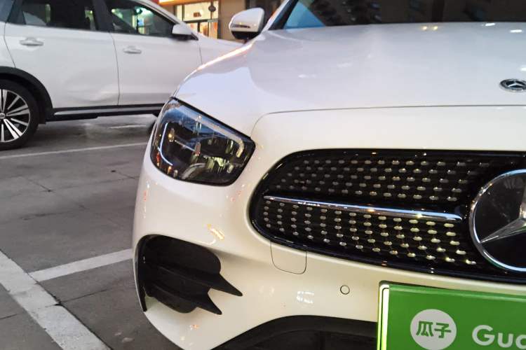 Used Mercedes-Benz E-Class New Energy 2022 Restyled E 350 e L Plug-in Hybrid Sports Sedan Right Front Headlight