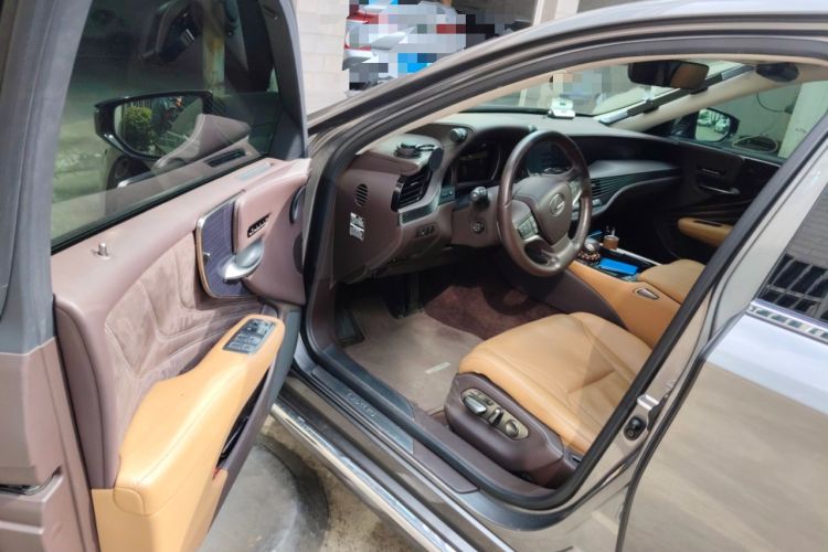 Used Lexus LS 2018 500h Excellence Edition China VI standard