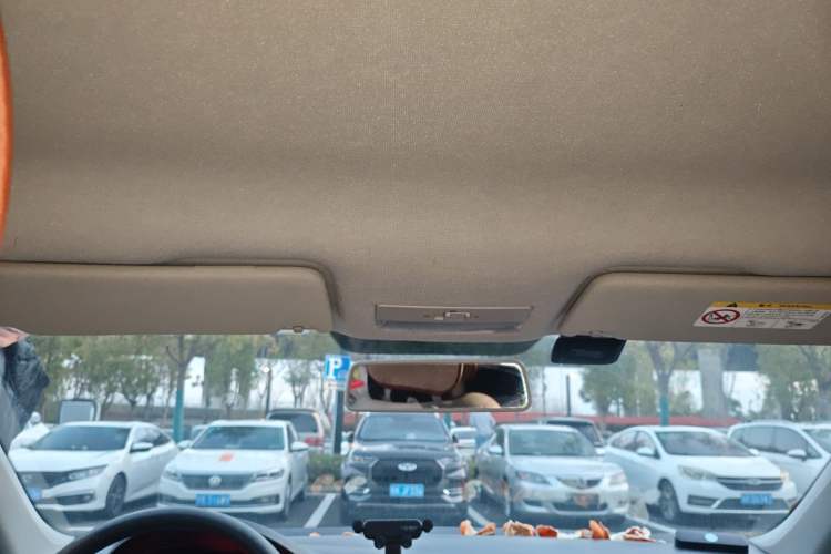 Used Volkswagen Jetta 2015 Value Edition 1.6L Manual Fashionable Style
