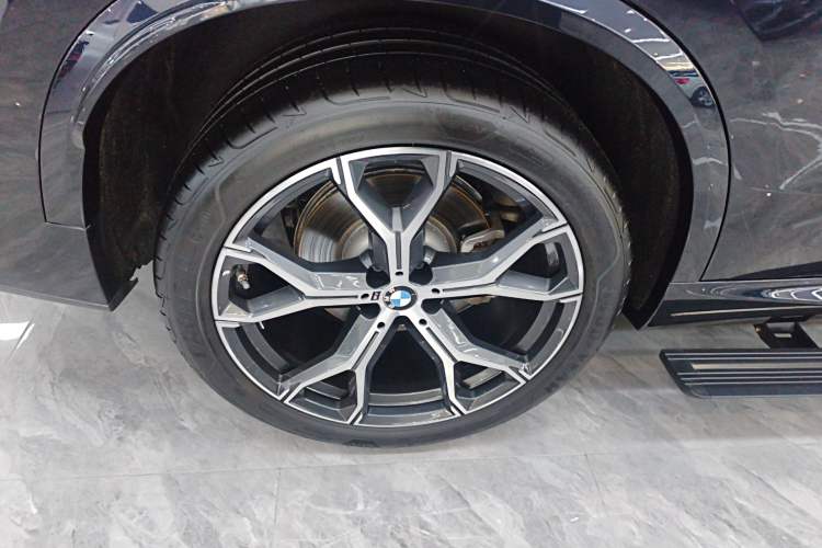 Used BMW X5 2022 Restyled xDrive 40Li M Sport Package Exterior 5