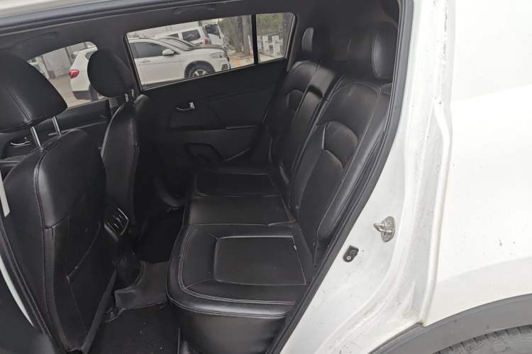 Used Kia Sportage R 2015 2.0L Automatic Two-Wheel Drive DLX Model