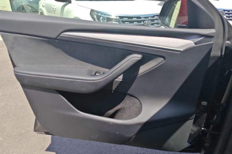 Used Tesla Model Y 2024 Rear-Wheel-Drive Version
