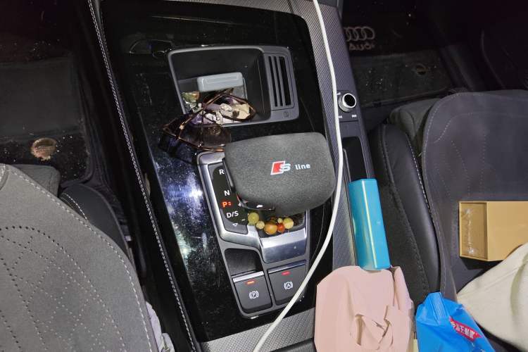 Used Audi Q5L Sportback 2022 40 TFSI Luxury Model Gear Lever