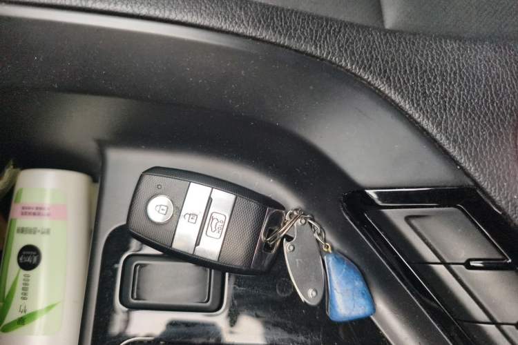 Used Kia KX7 2017 2.0T Automatic Two-Wheel Drive GLS 7-Seater

