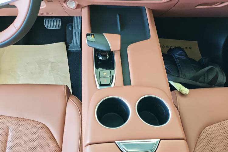 Used CHANGAN UNI-Z 2025 1.5T Premium Edition Gear Lever