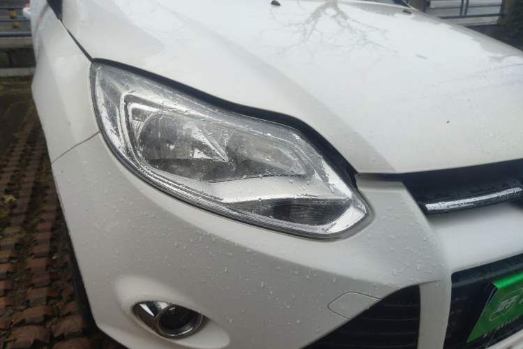 Used Ford Focus 2012 Sedan 1.6L Automatic Fashion Edition