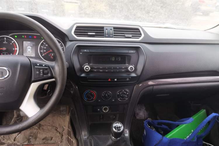 Used Great Wall Wingle 5 2017 2.0T European Version Diesel Two-Wheel Drive Advanced Large Double-Cab GW4D20E