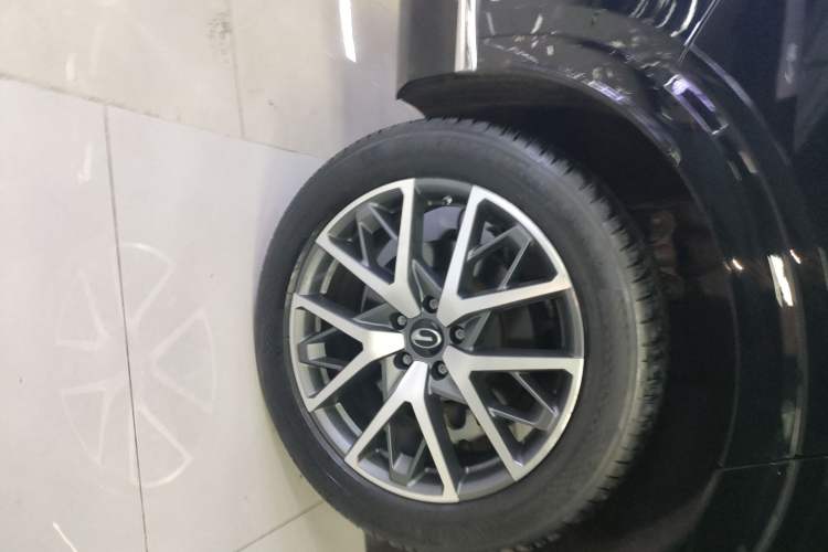 Used GAC Trumpchi GS8 2022 Dual-Engine Series 2.0TM Two-Wheel Drive Prestige Edition (7 Seats) Right Rear Wheel Hub