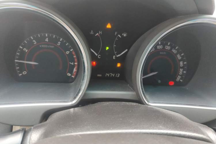 Used Toyota Highlander 2009 2.7L Two-Wheel Drive 5-Seater Sport Edition Odometer Close Up