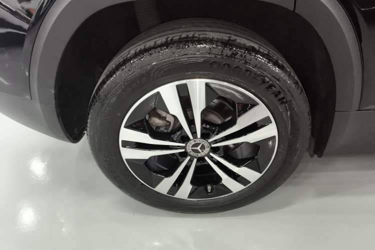 Used Mercedes-Benz GLB 2024 GLB 200 Dynamic Edition Right Rear Wheel Hub