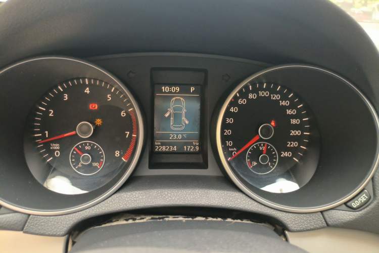 Used Volkswagen Golf 2012 1.4TSI Automatic Luxury Edition Instrument Cluster