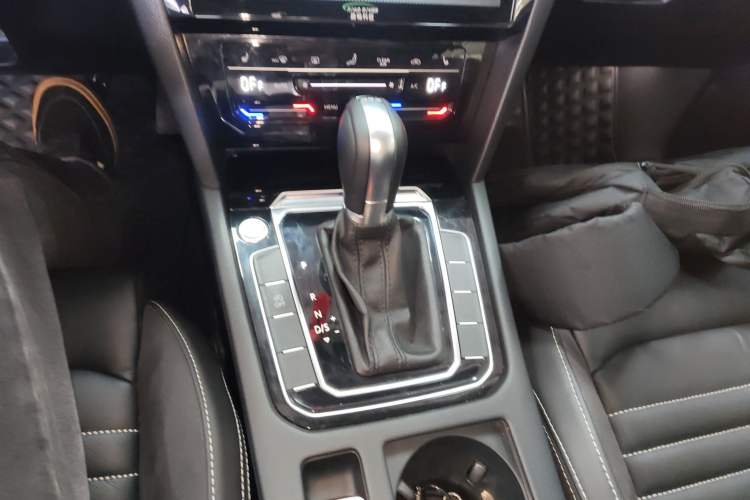 Used Volkswagen Magotan 2020 330TSI DSG Leading Model Gear Lever