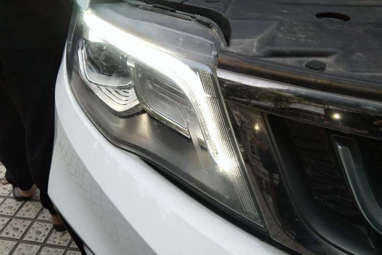 Used Geely Auto Emgrand X7 Sport 2020 1.8TD DCT Two-Wheel Drive Smart Connect 4G-Enabled Version
