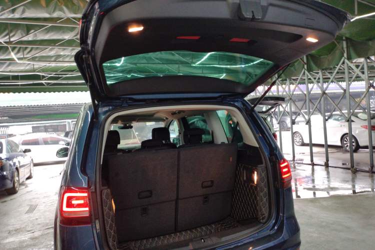 Used Volkswagen Sharan 2016 380TSI Clear Blue Limited Edition