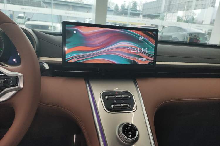 Used ORA Lightning Cat 2022 555 km Luxury Edition
