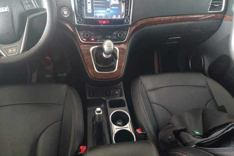 Used Haval H6 2017 Red-Label Sport Edition 1.5T Manual Two-Wheel Drive Elite Model Gear Lever