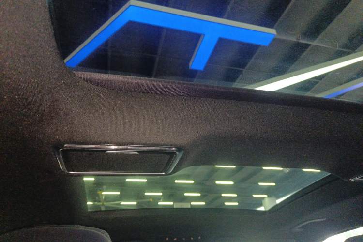 Used Mercedes-Benz GLC 2019 GLC 260 L 4MATIC Dynamic Model Headliner