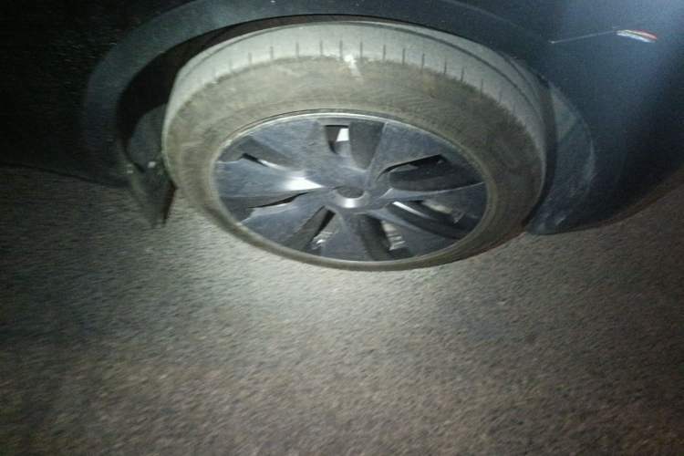 Used Tesla Model Y 2024 Rear-Wheel-Drive Version Right Front Wheel Hub