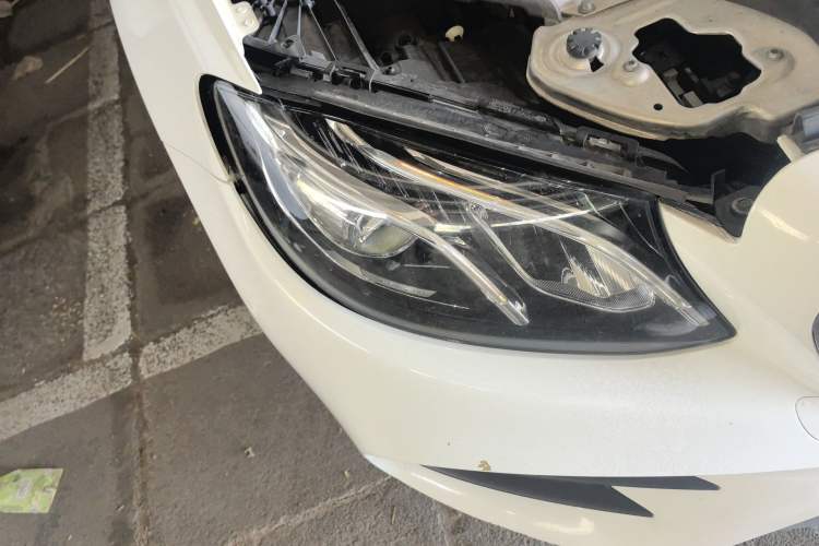 Used Mercedes-Benz E-Class 2019 Restyled E 300 L Sporty and Stylish Edition Right Front Headlight