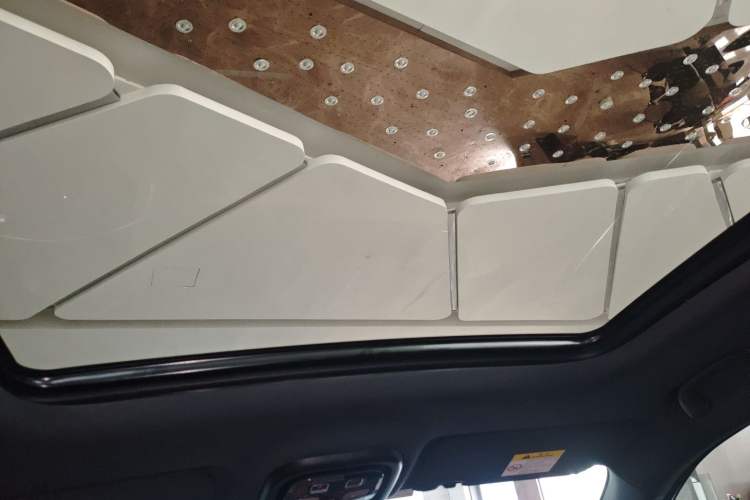 Used CHANGAN CS75 PLUS 2025 4th Generation 1.5T New Blue Whale Smart Luxury Edition Headliner