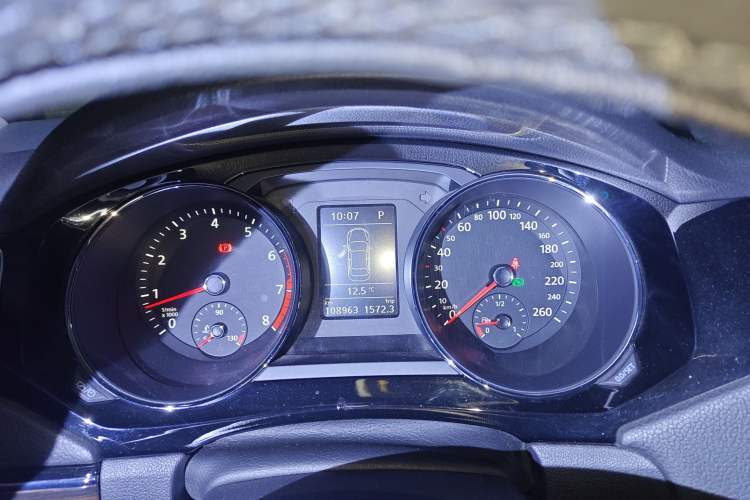 Used Volkswagen Sagitar 2017 230TSI Automatic Luxury Edition
