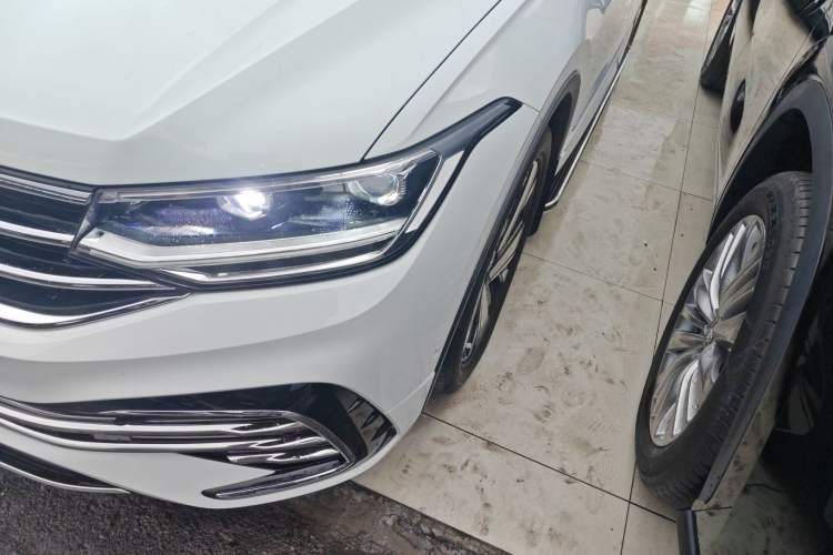 Used Volkswagen Tiguan L 2023 Restyled 330TSI Automatic Two-Wheel Drive R-Line Enhanced Comfort Version
