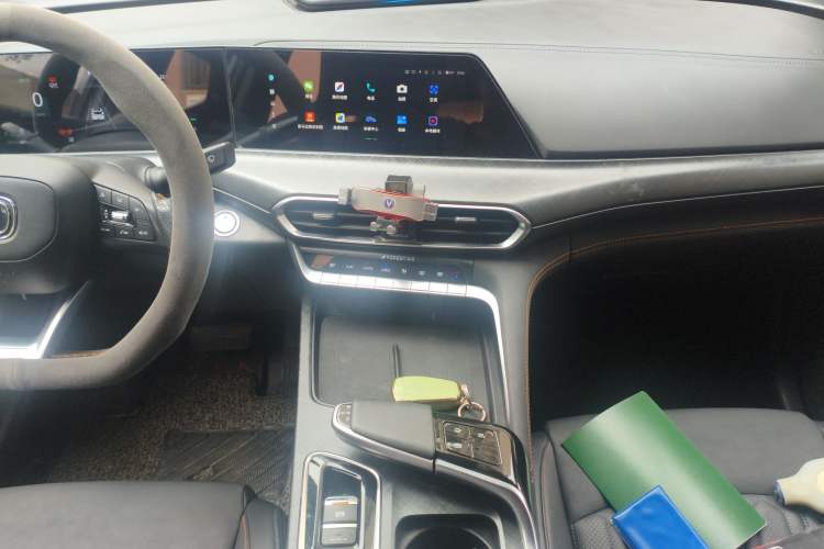 Used CHANGAN UNI-T 2022 1.5T Luxury Edition
