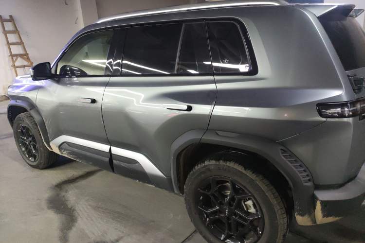 Used Formula Leopard Titanium 3 2025 501 km Range Rear-Wheel Drive Intelligent Driving Pro Version