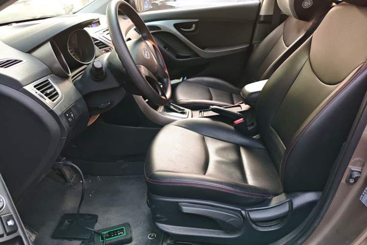 Used Hyundai Elantra (5th Generation / Langdong) 2015 1.6L Automatic Fashion Model
