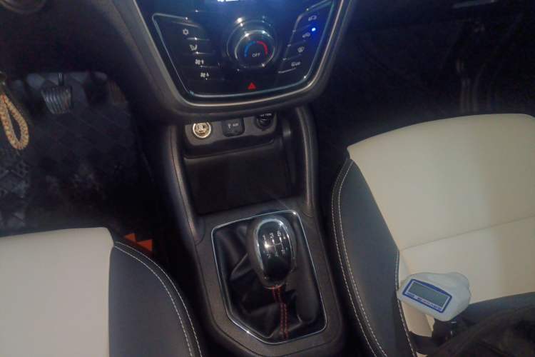 Used CHANGAN CS35 2017 1.6L Manual Luxury Model Gear Lever