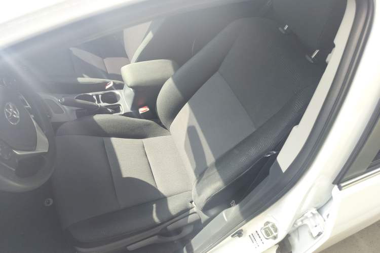 Used Toyota Corolla 2017 Revised Dual-Engine 1.8L E-CVT Leading Edition Left Front Seat