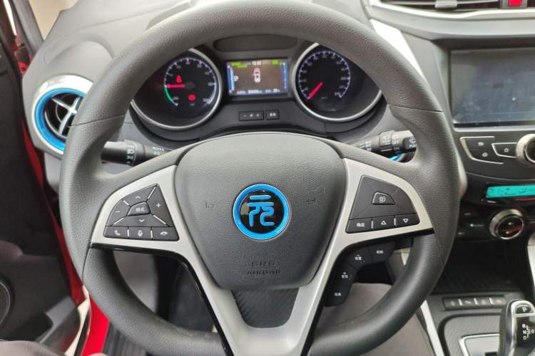 Used BYD Yuan New Energy 2018 EV360 Smart Connected Cool Model
