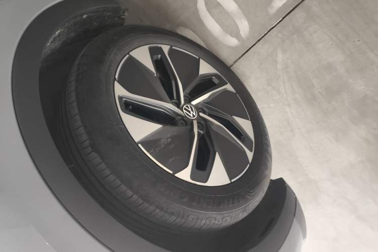 Used Volkswagen ID.4 CROZZ 2021 Long-Range PURE+ Two-Wheel Drive Version
