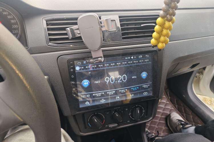 Used Volkswagen Santana 2016 1.6L Manual Fashion Edition