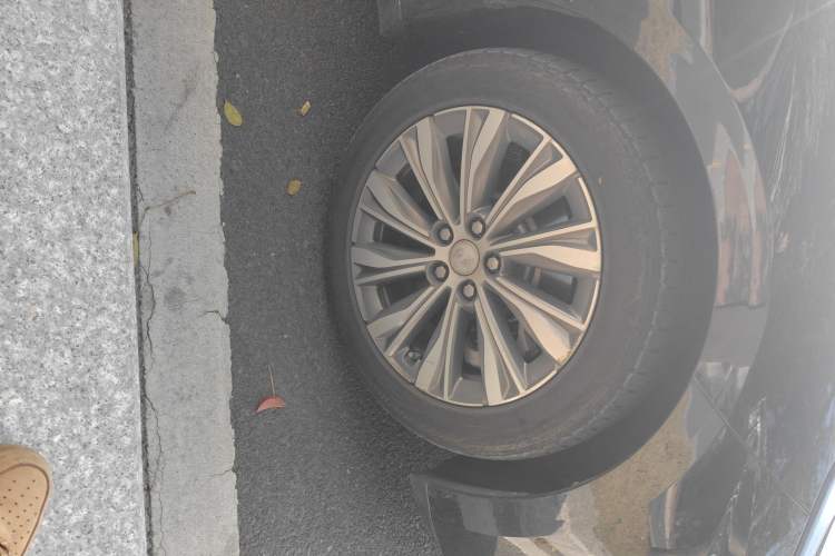 Used Hongqi E-QM5 2022 431 km Charge & Enjoy Edition
