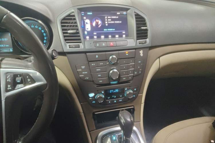 Used Buick Regal 2010 2.0L Expo Edition Audio And AC Panel