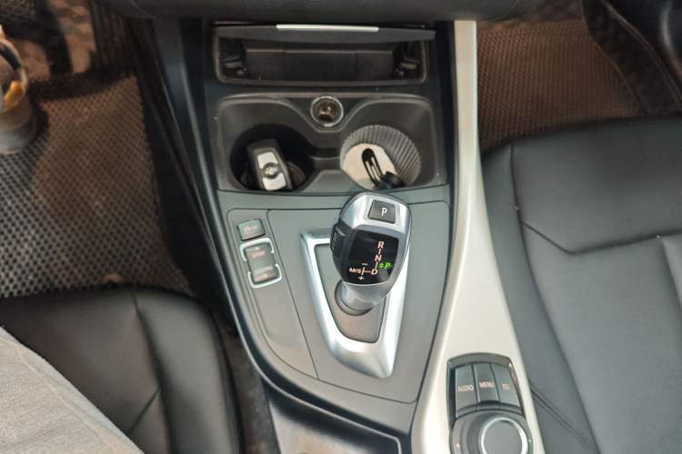 Used BMW 2 Series 2015 220i Convertible Coupe Leading Model
