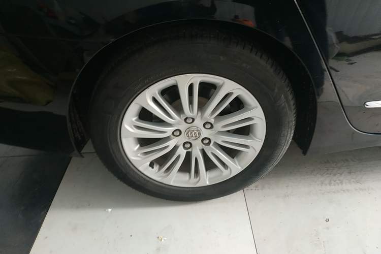 Used Buick LaCrosse 2016 20T Elite Edition Right Rear Wheel Hub