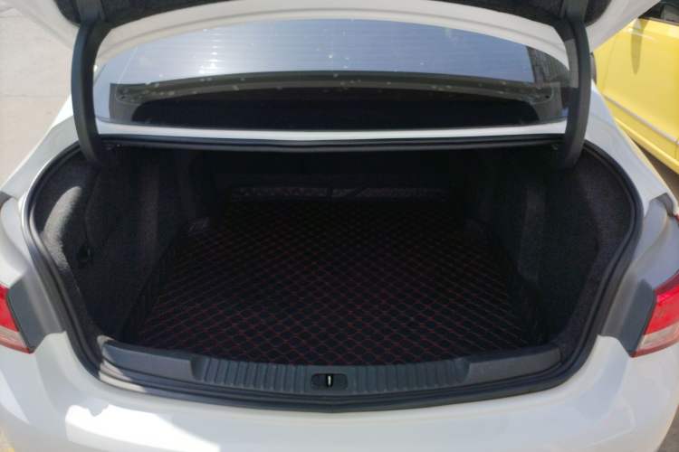 Used Buick Verano 2019 Sedan 15S Automatic Leading Model Trunk