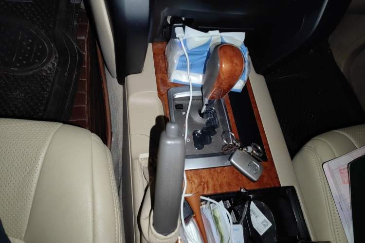 Used Toyota Land Cruiser 2015 4.0L 5-Seater Middle East Version
