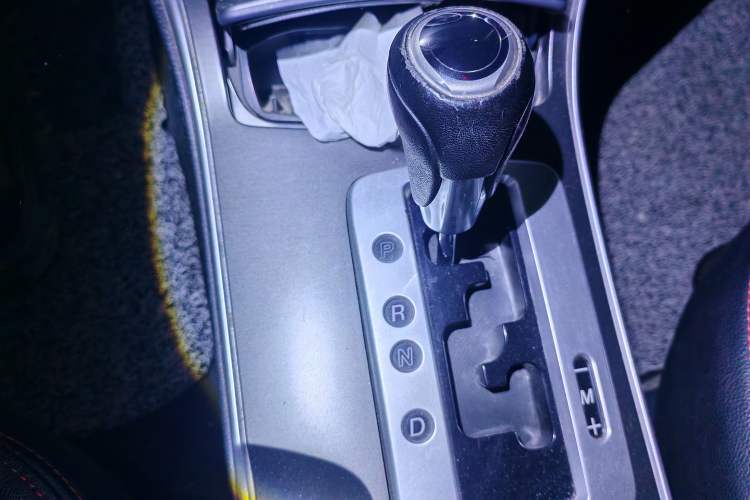 Used Mazda 6 2015 2.0L Automatic Fashion Edition Gear Lever