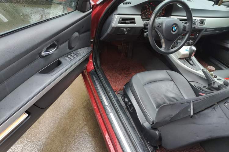 Used BMW 3 Series 2011 325i Convertible Coupe
